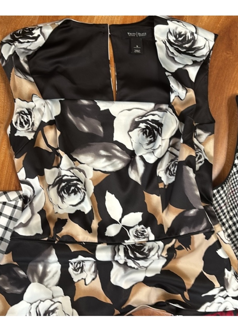 White House Black Market Black, Cream & Gray Floral Cap-Sleeve Blouse